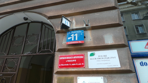 the entrance to 11 Mazowiecka Str.