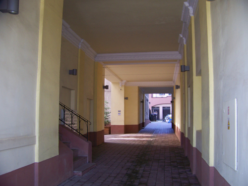 the entrance to 85 Jerozolimskie Ave offices